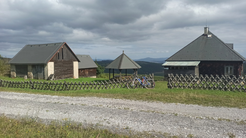 mountain-boudy-cycling