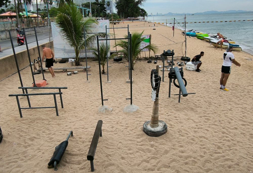 pattaya-gym-on-beach