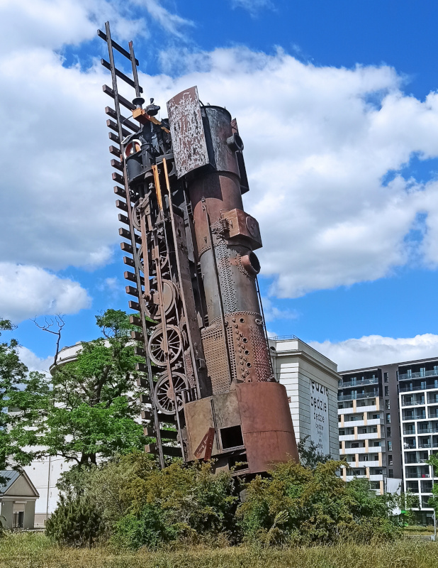 lokomotiva-monument