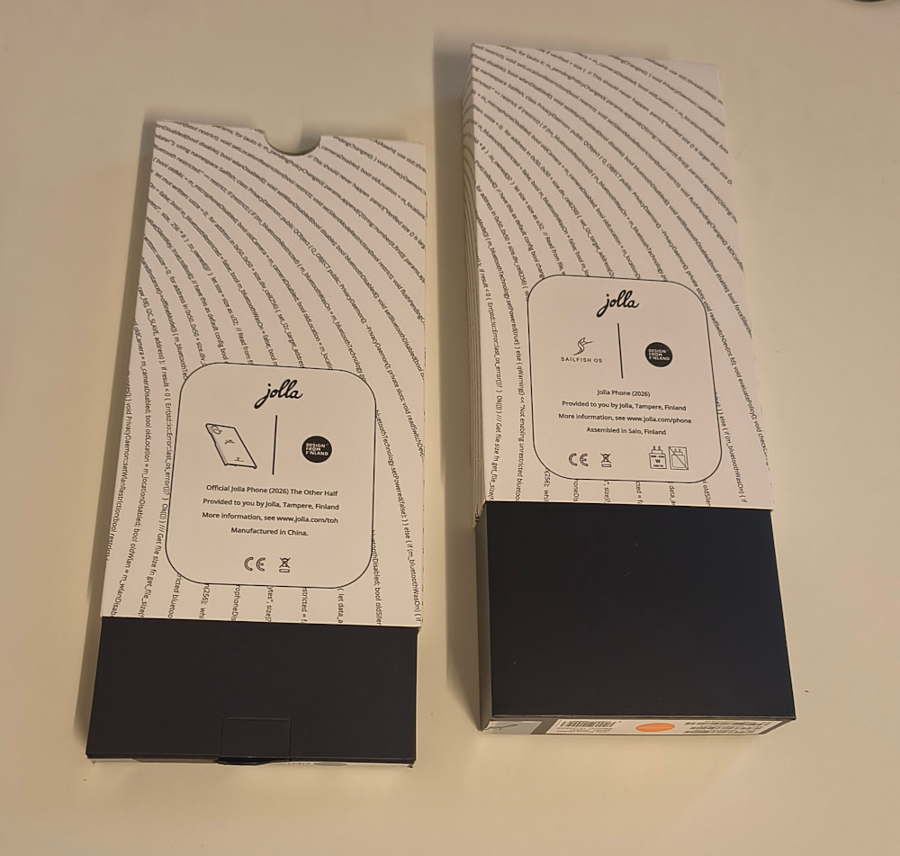 geöffnete Schachteln des Jolla Phone 2026