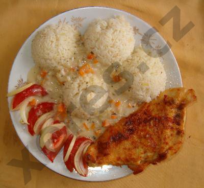 kuřecí prsíčko s rýží cibulová omáčka